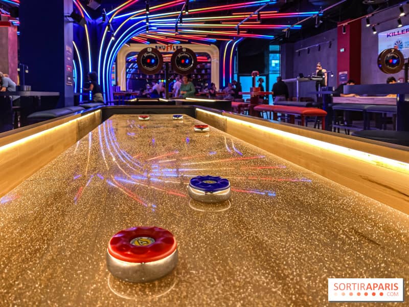 Shuffled : notre test de l'enseigne de shuffleboard à Boom Boom Villette - date d'ouverture